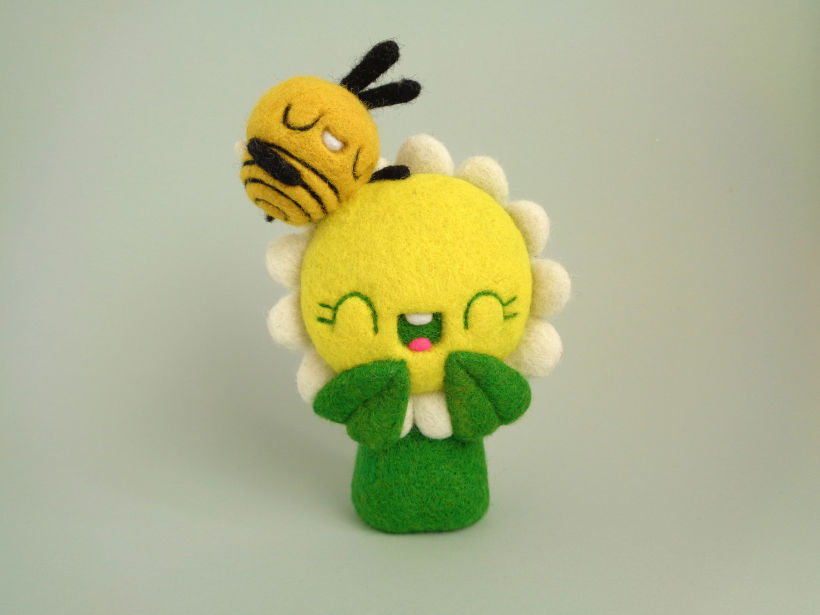 Daisy and Bee are more than just friends! 0