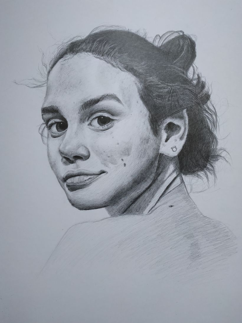 Mi Proyecto del curso: Retrato realista con lápiz de grafito 2