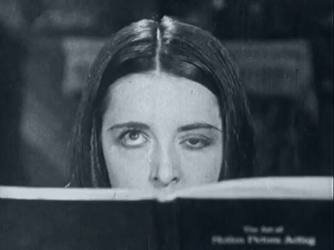 Colleen Moore en 'Ella Cinders'; la doble exposición permite que la actriz mueva los ojos de esta forma